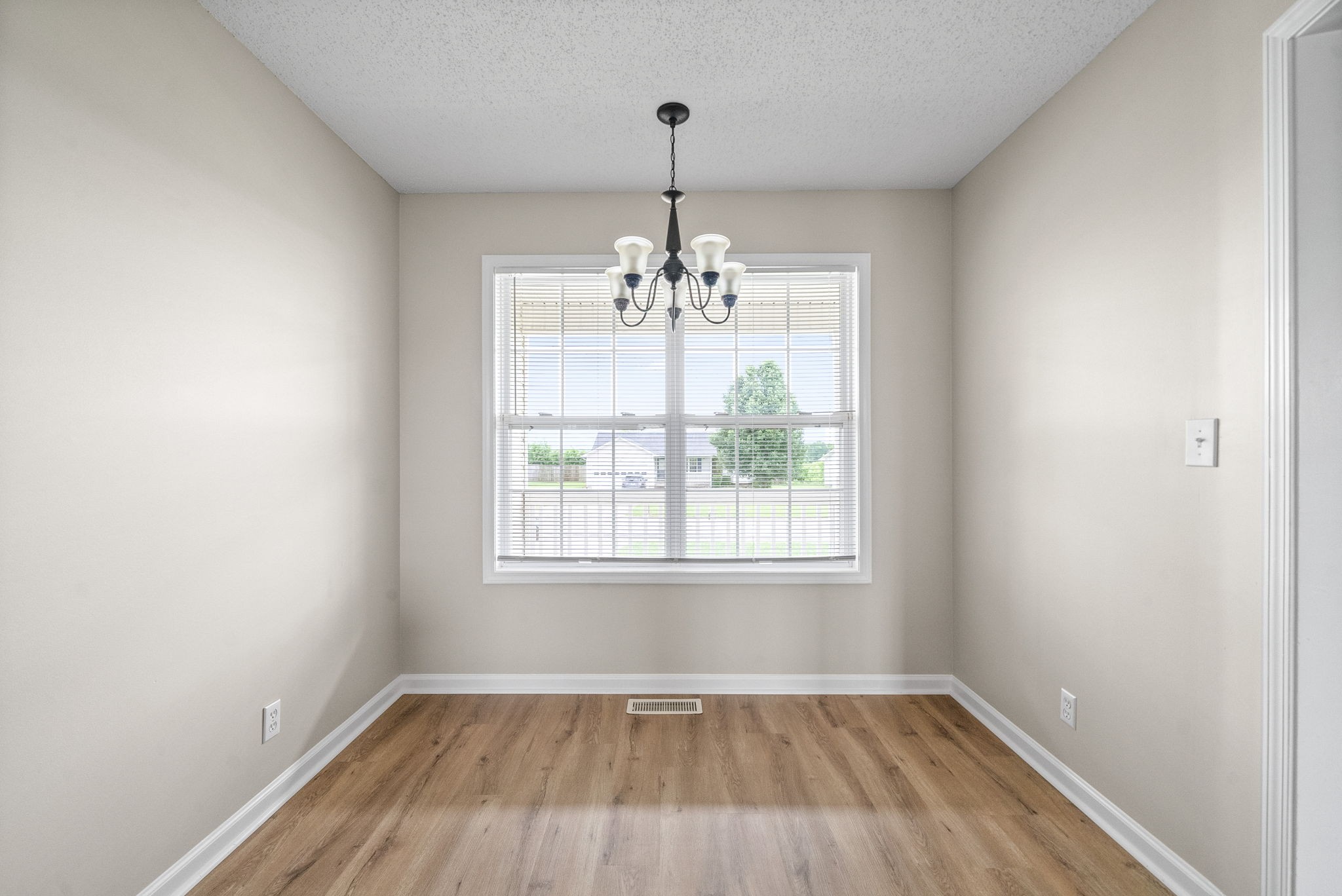 Oak Grove, Kentucky 42262, United States, 3 Bedrooms Bedrooms, ,1 BathroomBathrooms,Residential,Active,139601