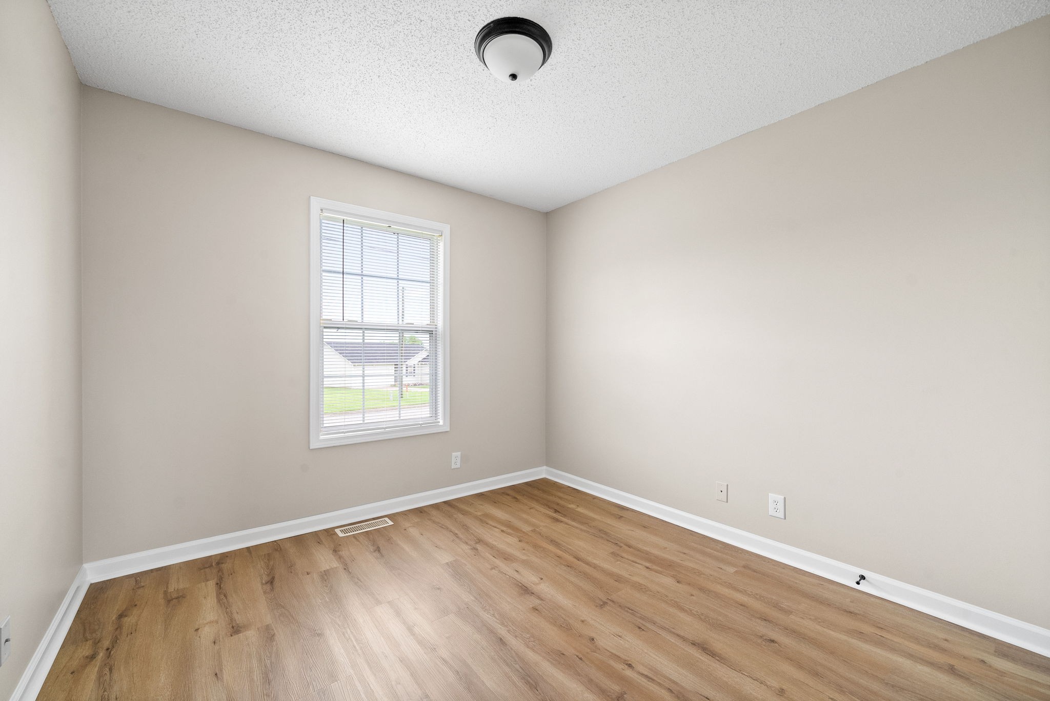 Oak Grove, Kentucky 42262, United States, 3 Bedrooms Bedrooms, ,1 BathroomBathrooms,Residential,Active,139601