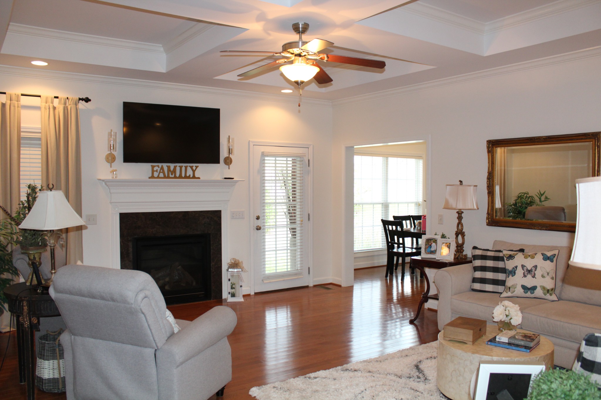 2105 Foster Cir
