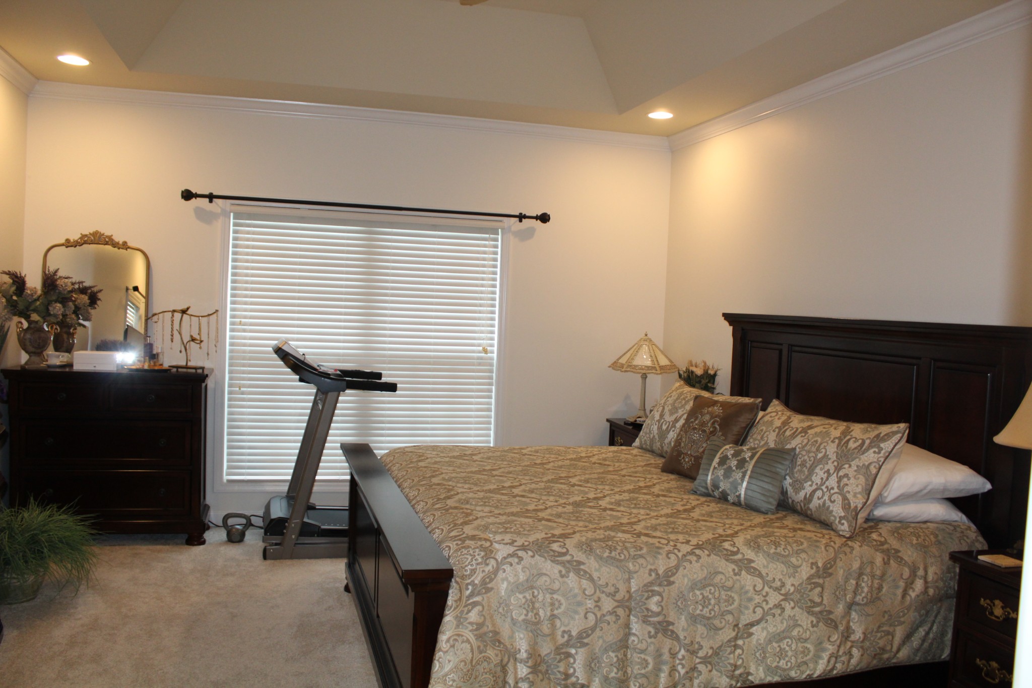 2105 Foster Cir