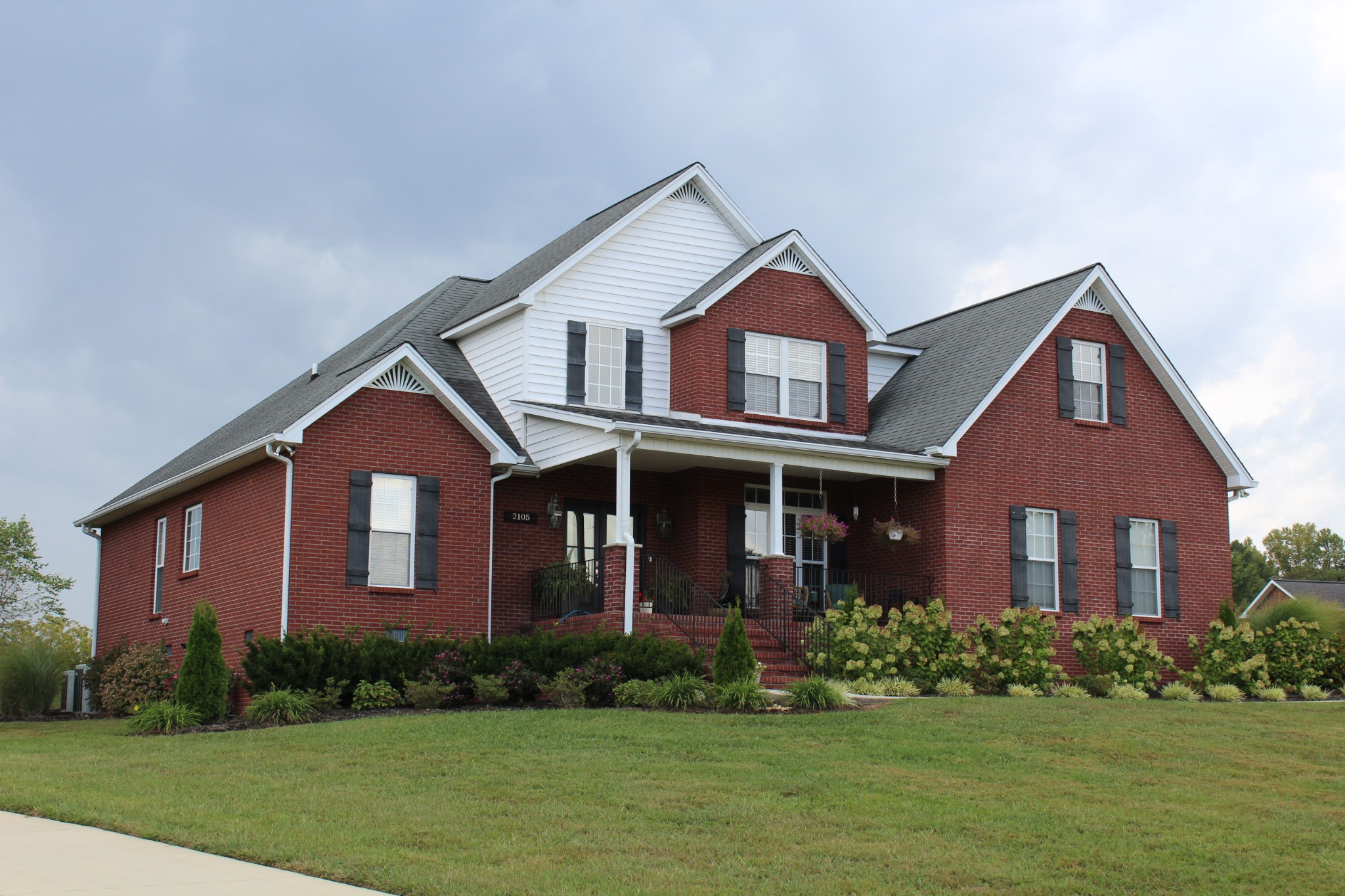 2105 Foster Cir