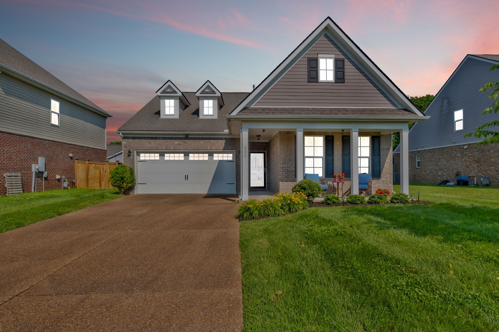 625 Foster Ln