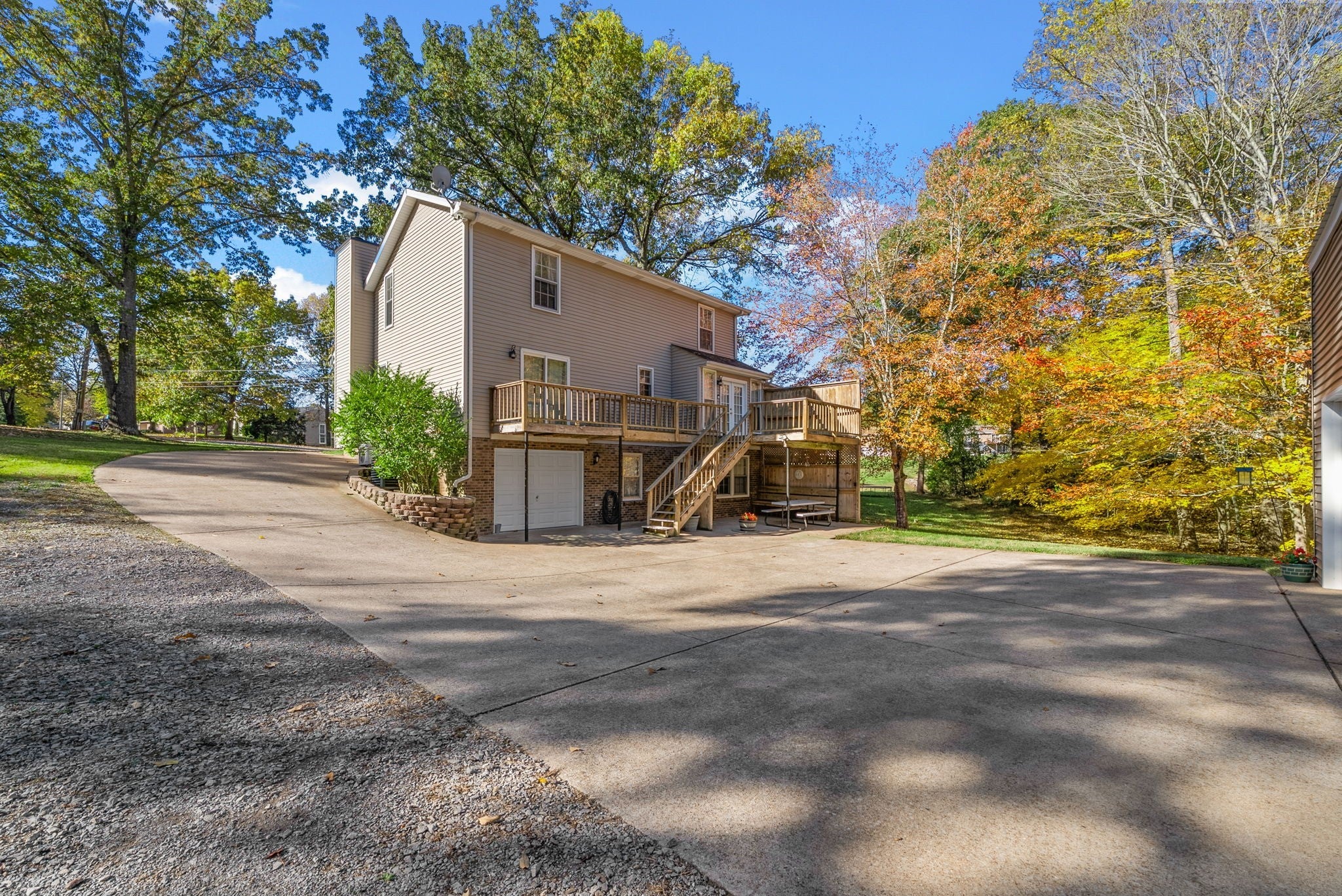 3430 Shagbark Cir