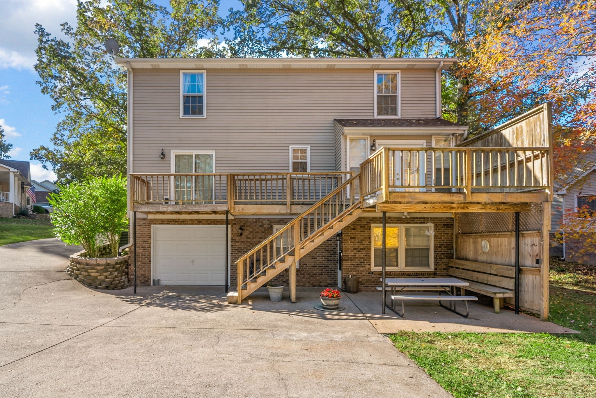 3430 Shagbark Cir