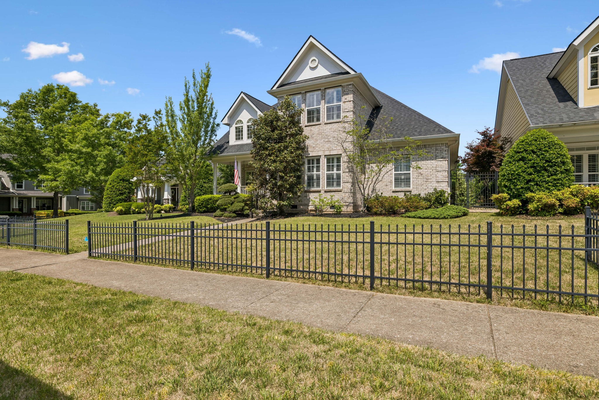 339 Rosebud Cir
