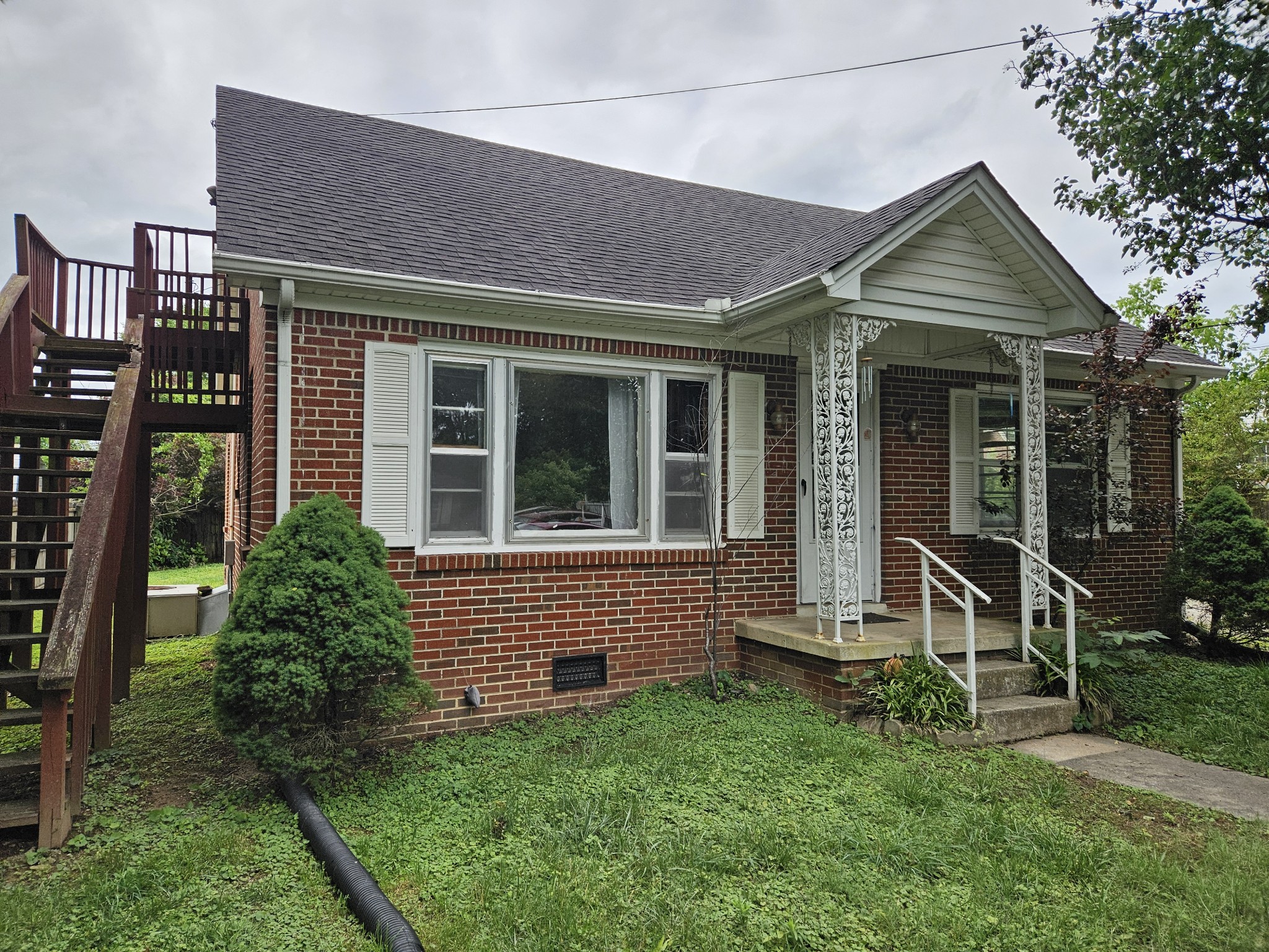 209 Dogwood St