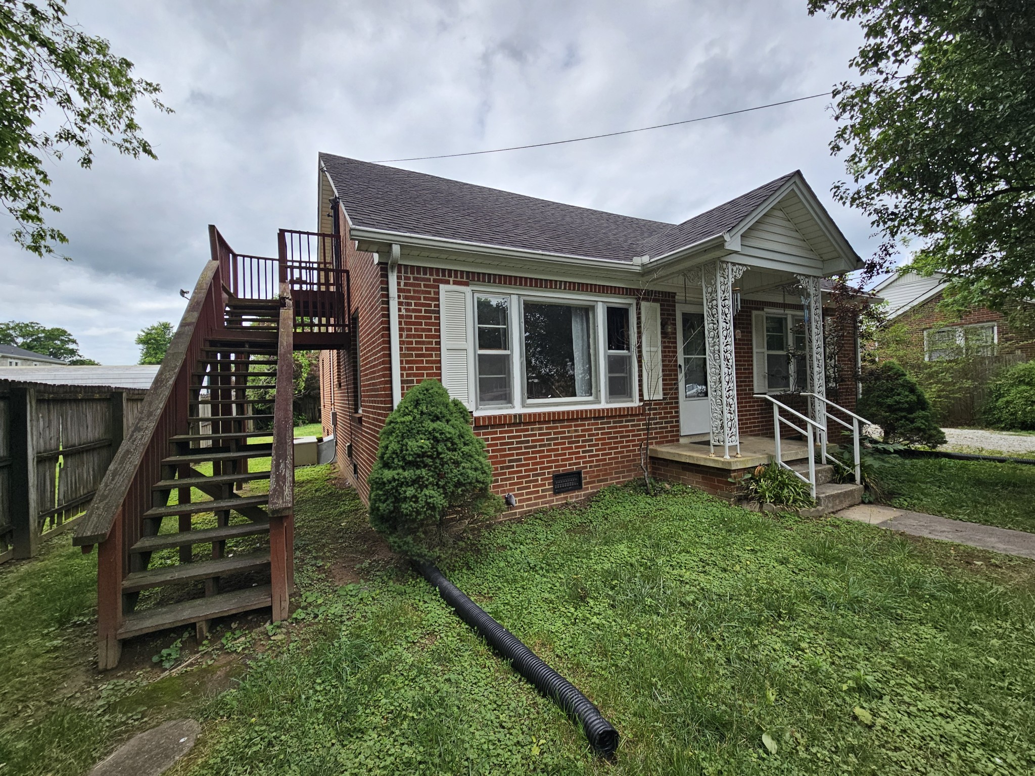 209 Dogwood St