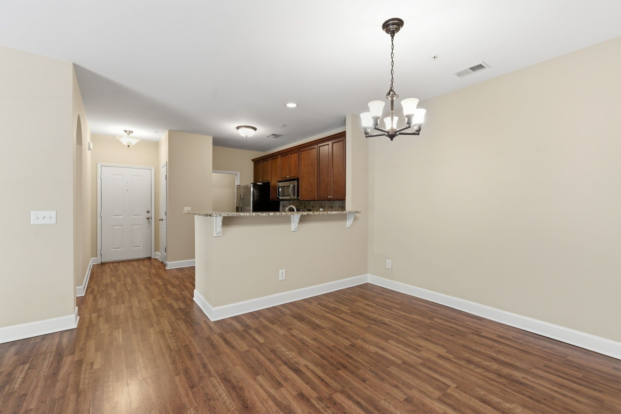 2-bed condo for sale in Nashville, TN 37211, 4848 Bevendean Dr D9 4848 Bevendean Dr D9, Nashville TN 37211 2-bed condo, photo 3 of 17