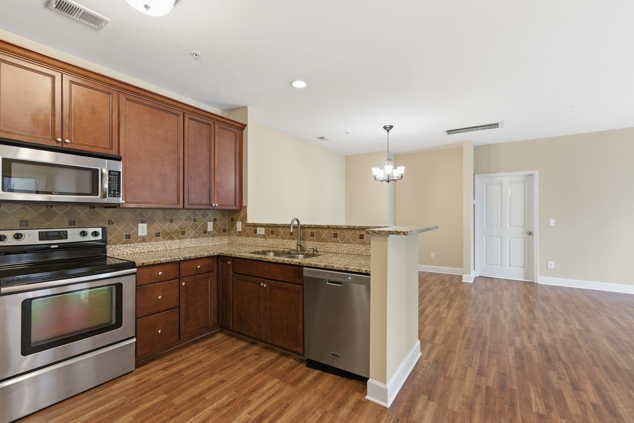 2-bed condo for sale in Nashville, TN 37211, 4848 Bevendean Dr D9 4848 Bevendean Dr D9, Nashville TN 37211 2-bed condo, photo 4 of 17