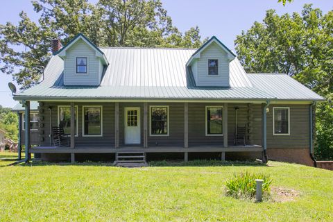 1530 Roy Brown Rd Burns TN 37029
