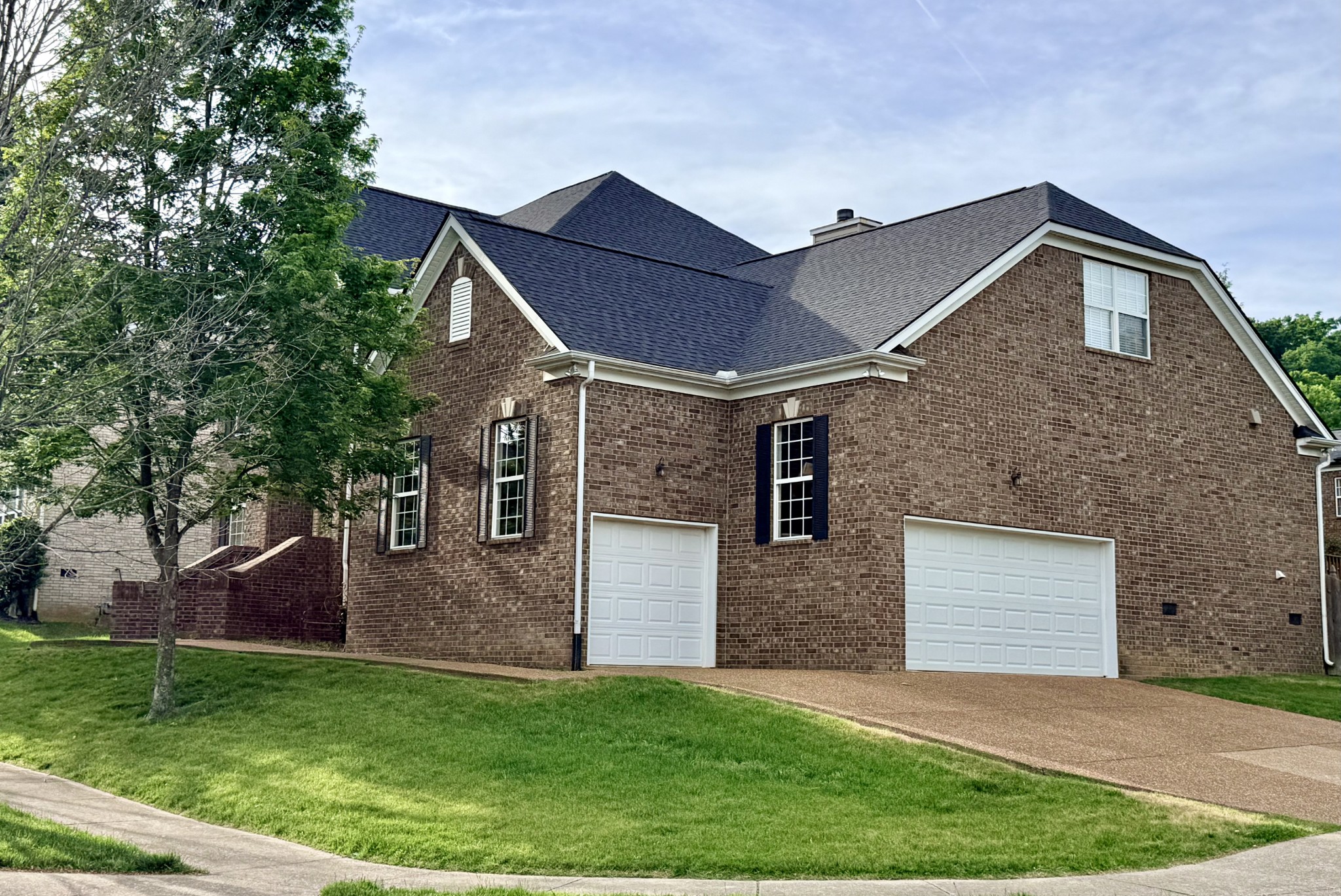 1412 Leeds Dr E
