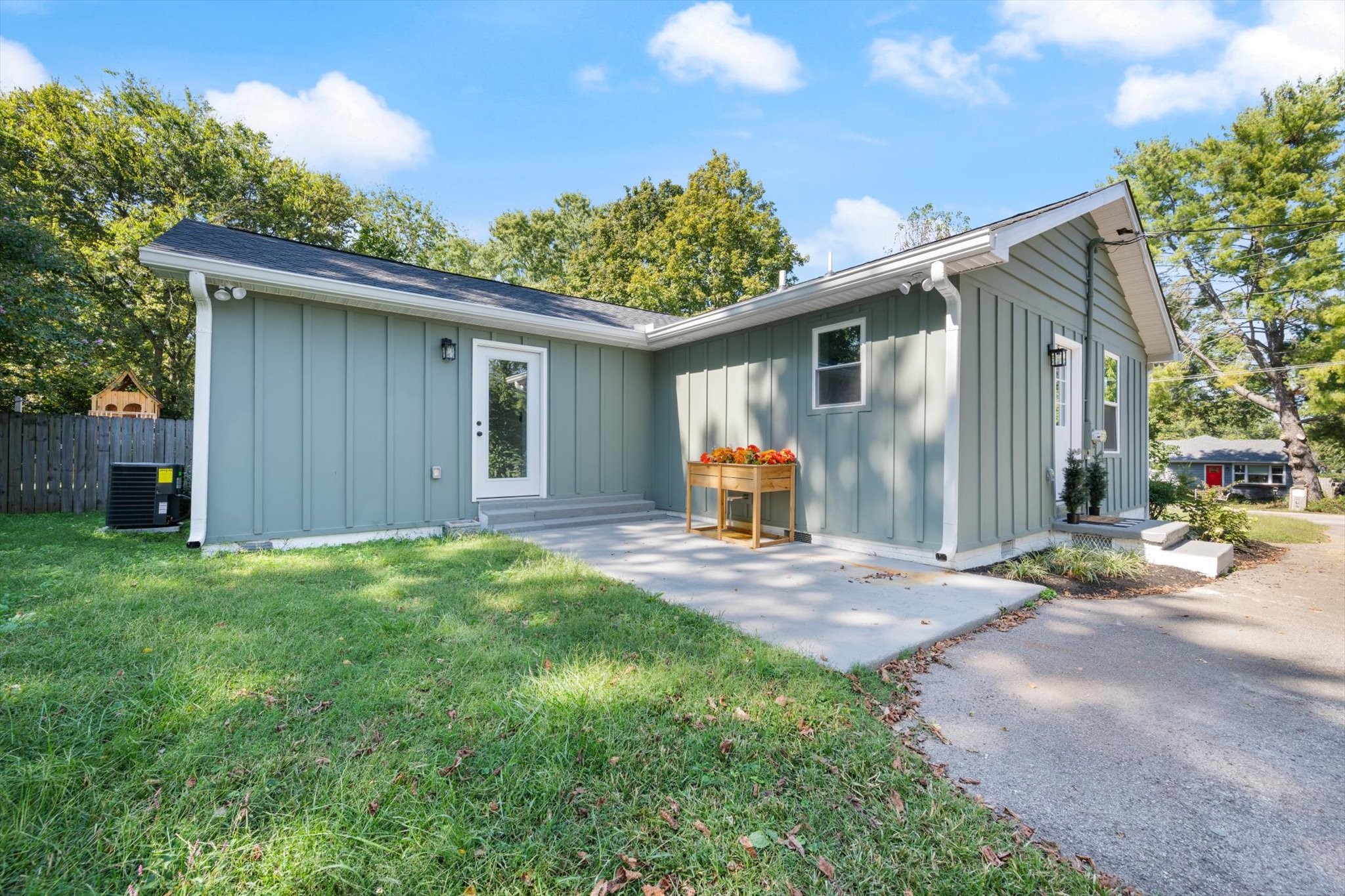203 Scruggs Ave