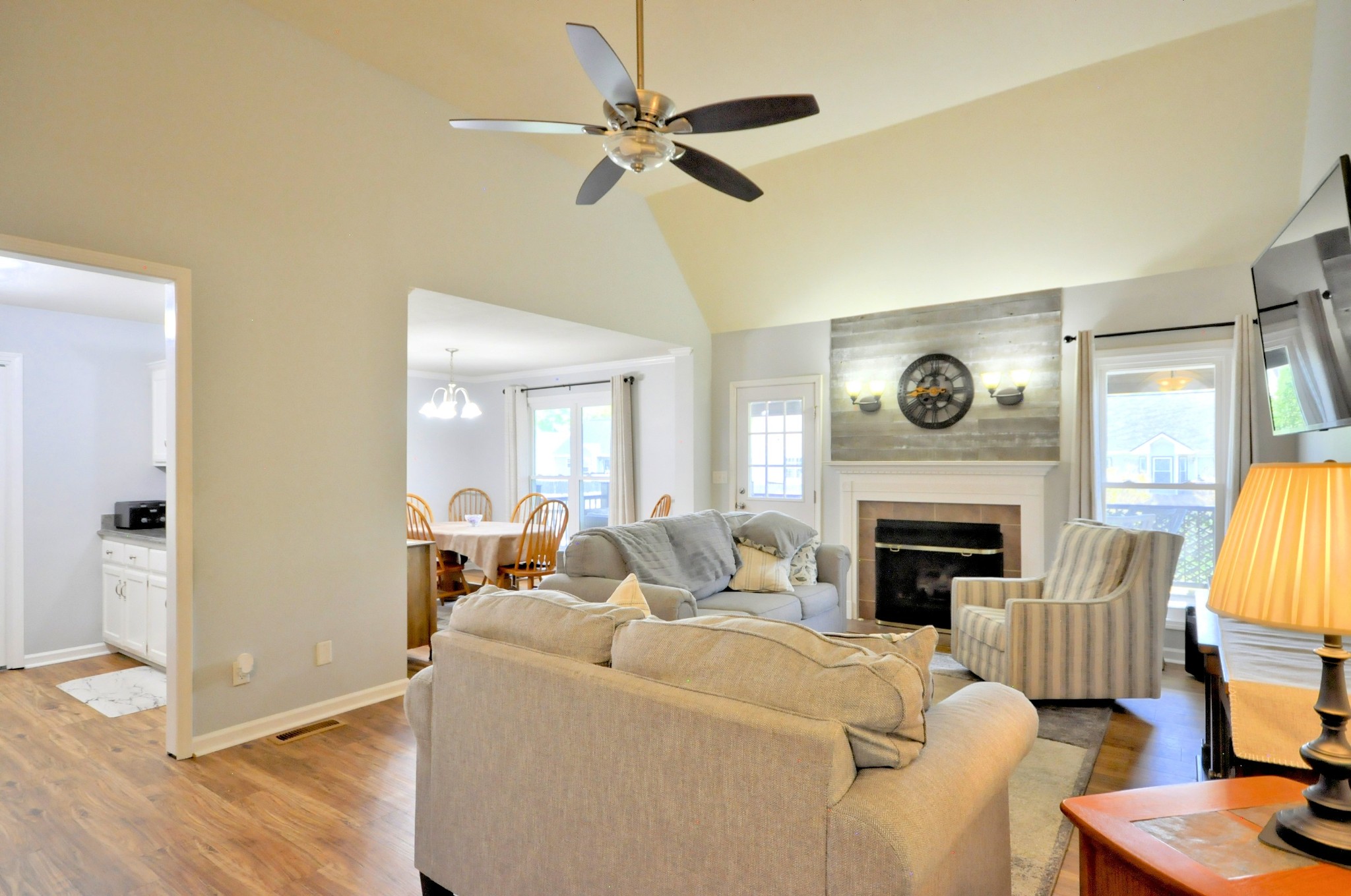 3637 AURORA DR