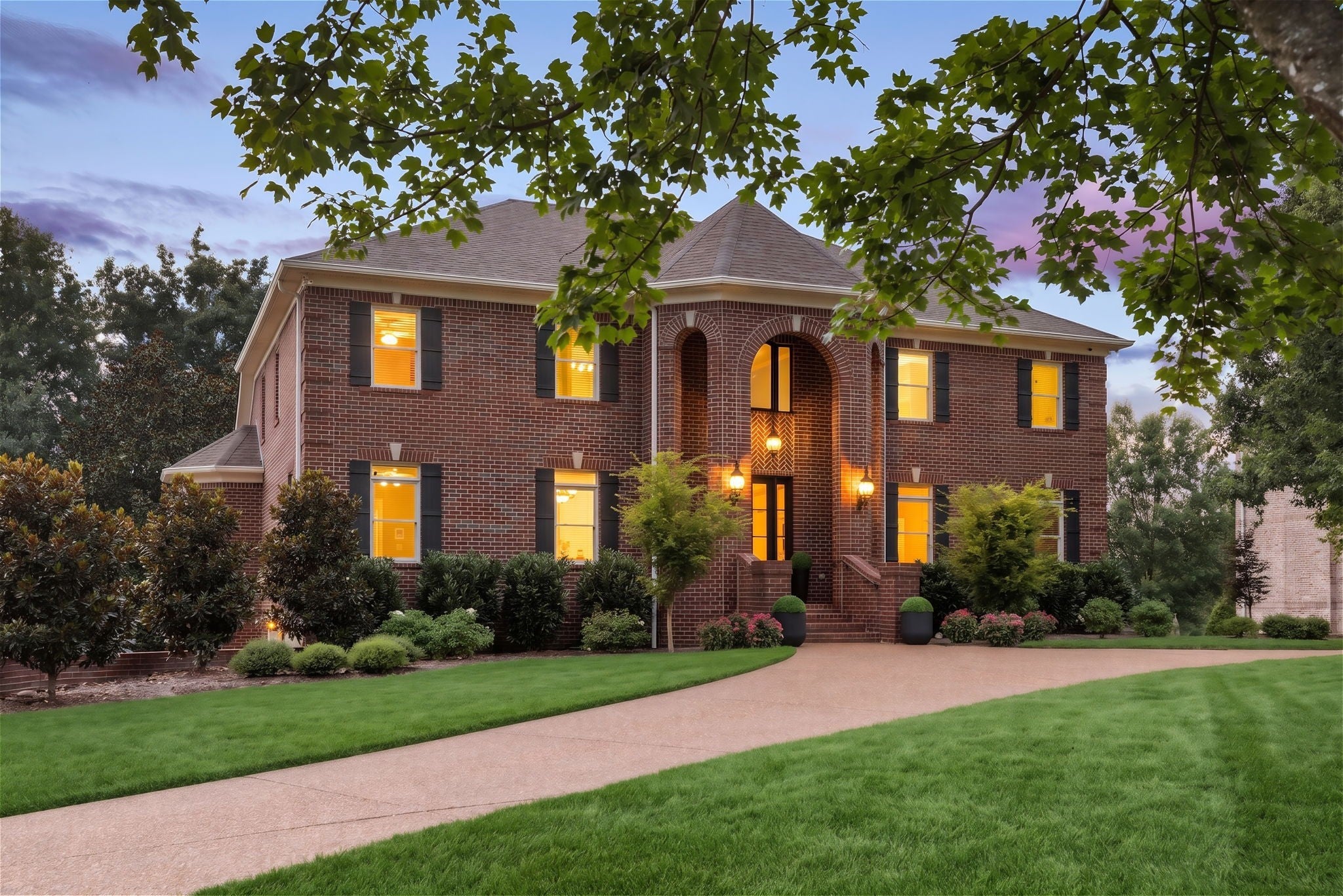9429 Weatherly Dr