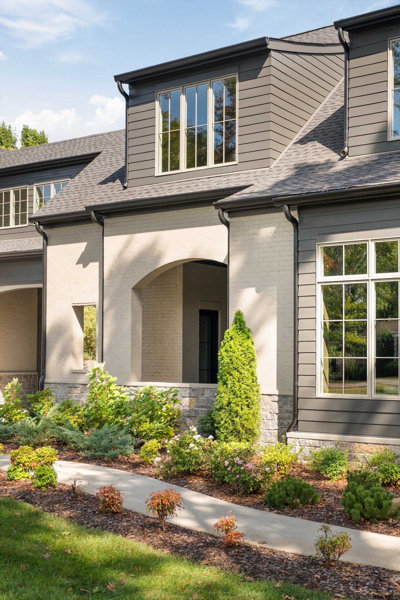 226 Williamsburg Cir
