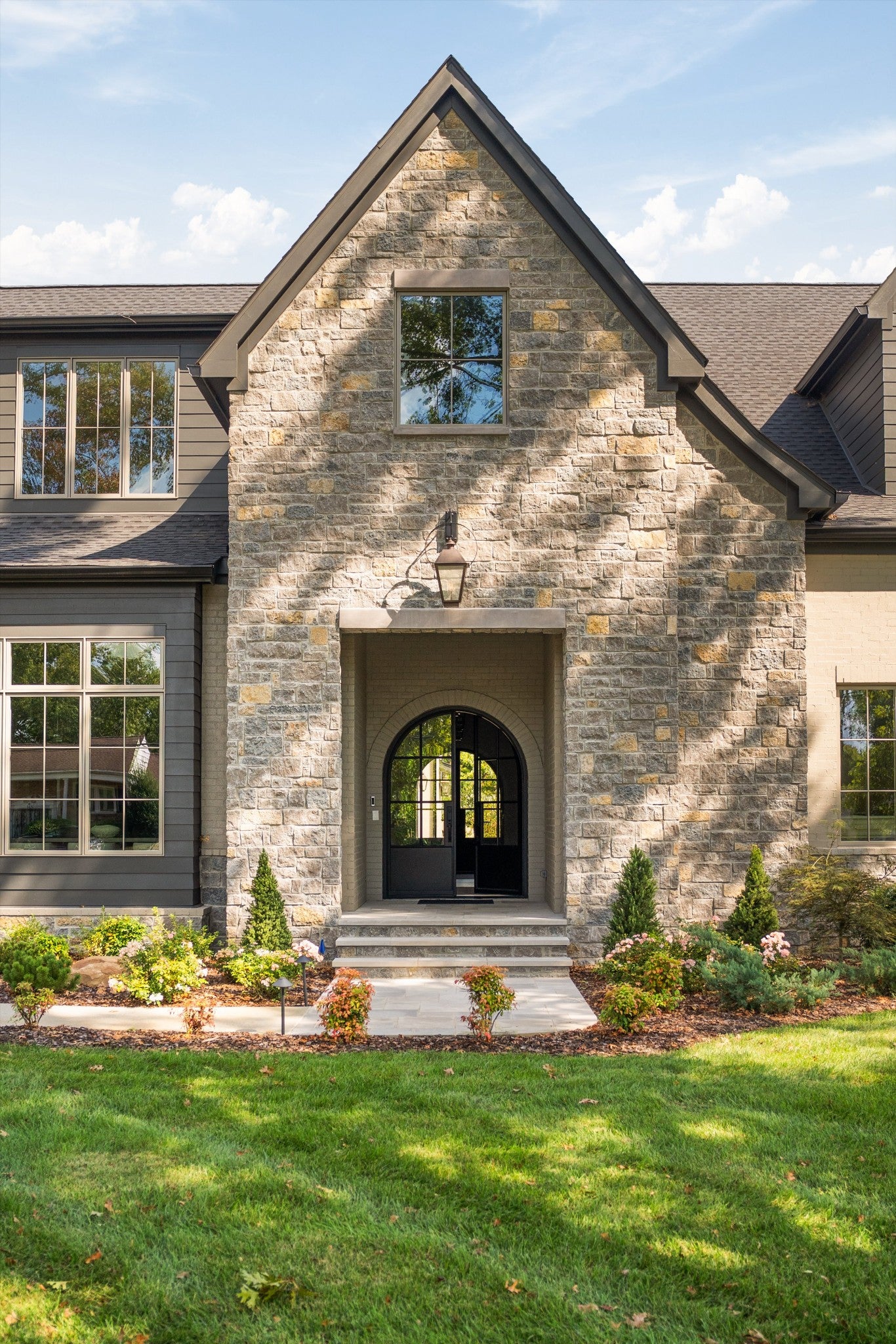 226 Williamsburg Cir