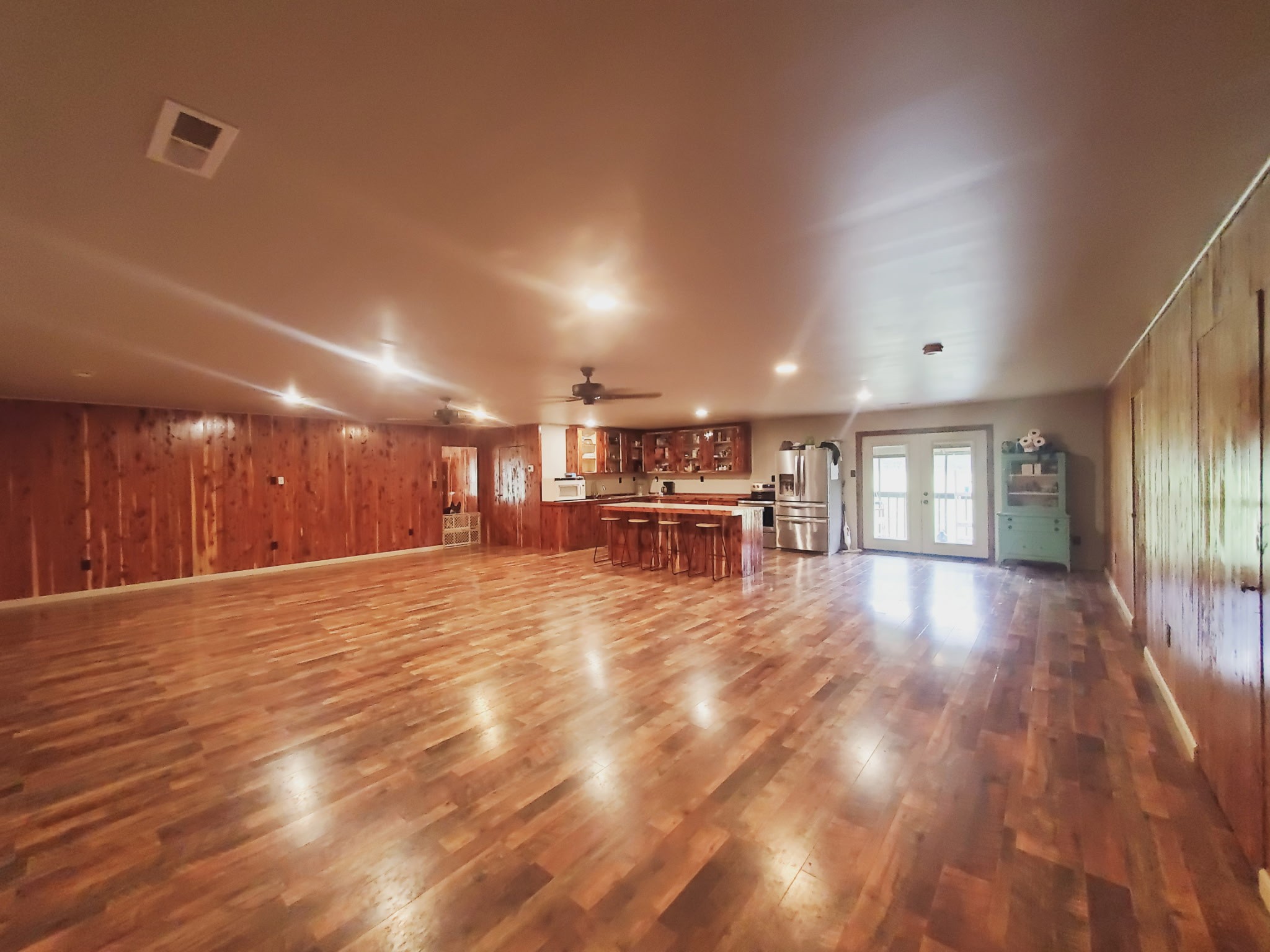 9007 Redbud Ln