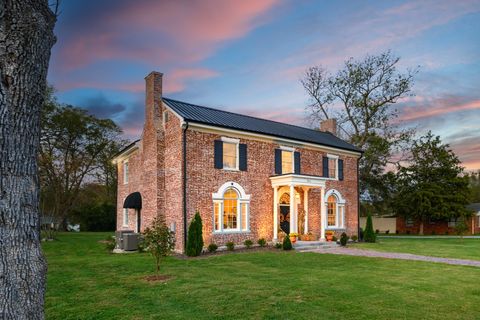 Photo of 814 Hartsville Pike, Gallatin, TN 37066 (MLS # 3155636)