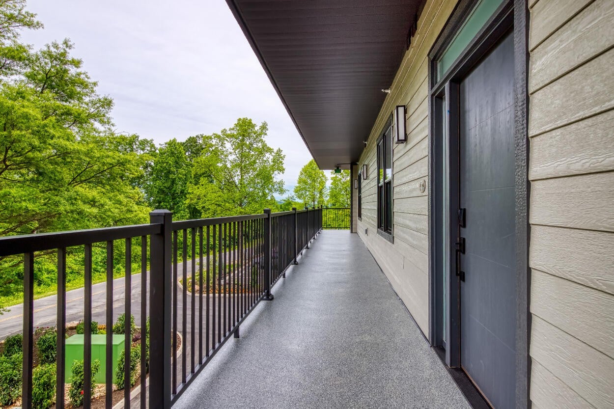 855 Campbell Lead Road 406