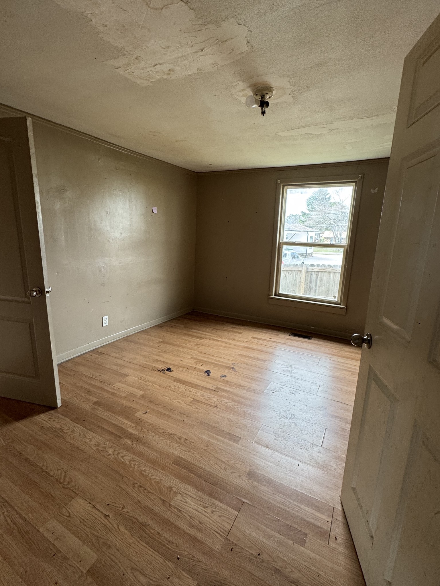 112 Heath Ln