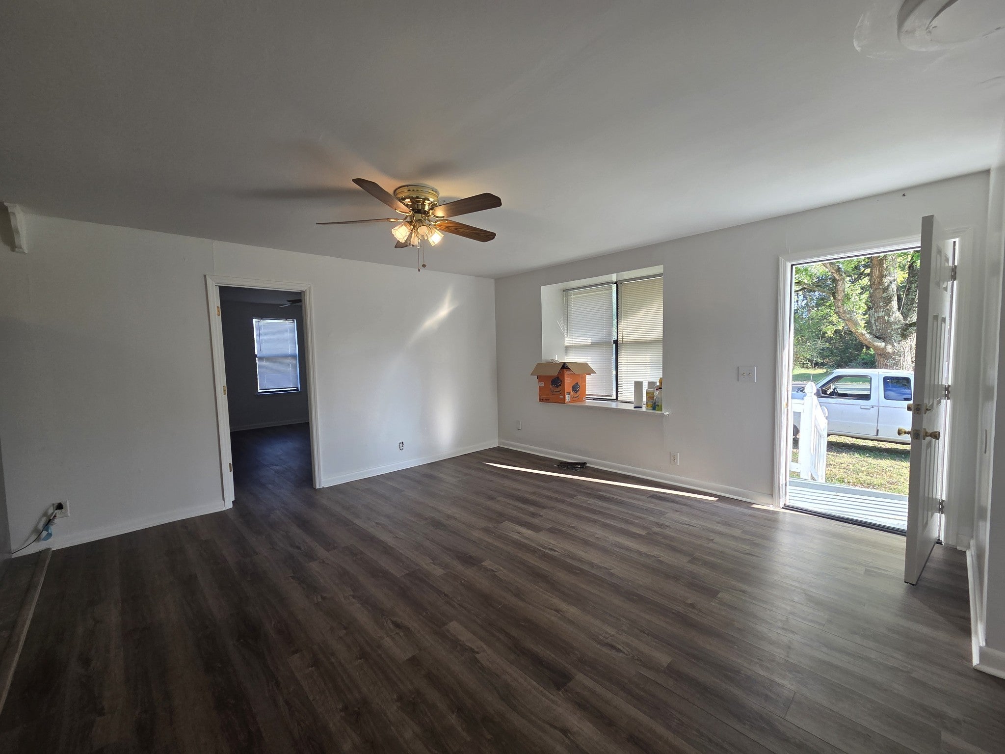 8015 Sunset Cir