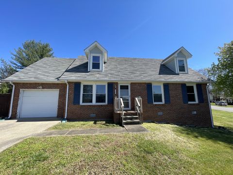 Photo of 2301 Sherwood Hills Ct, Clarksville, TN 37042 (MLS # 3180888)