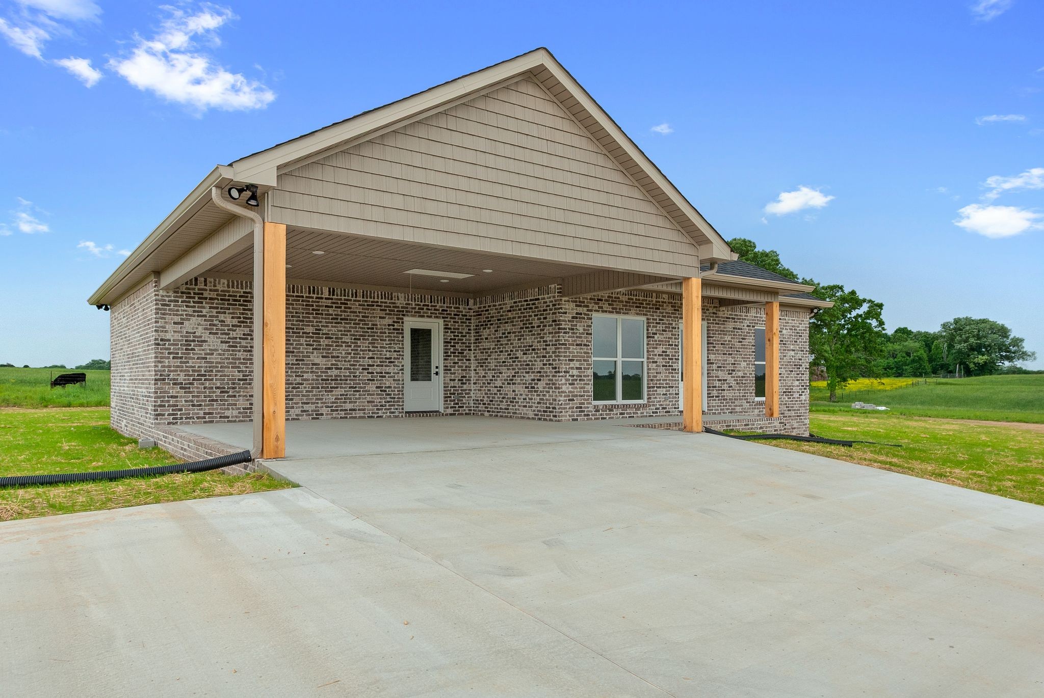 400 Sawyer Ln