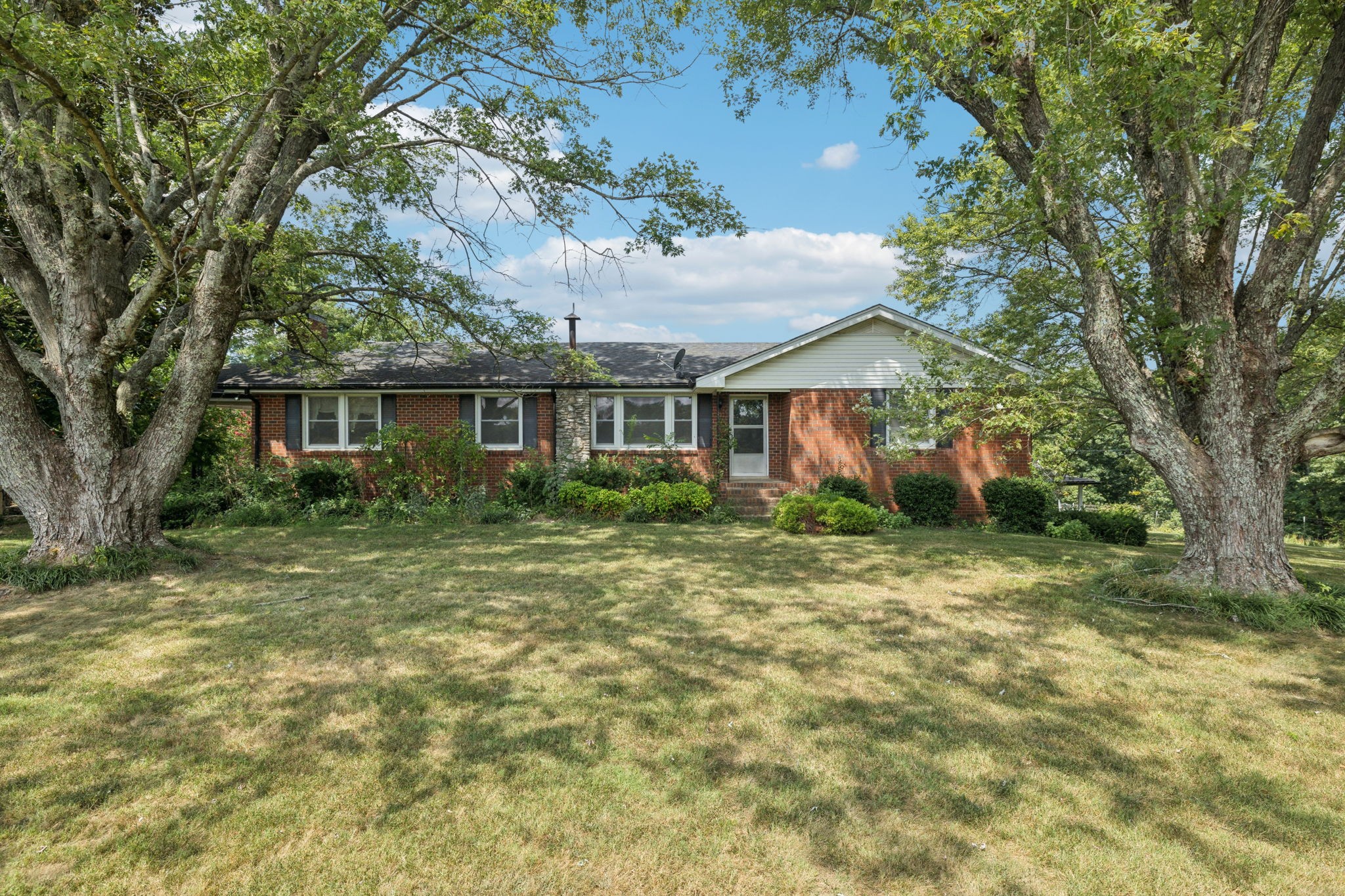 526 W Boiling Springs Rd