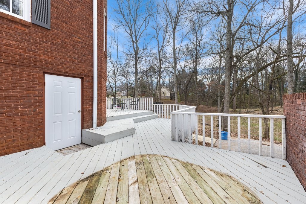 545 Ridgecrest Dr