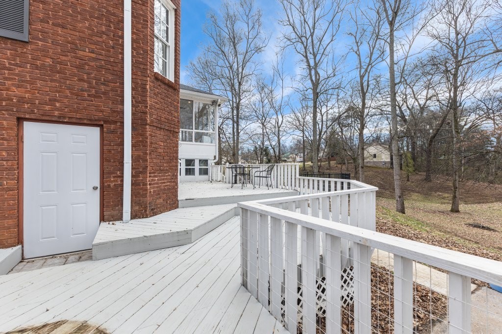 545 Ridgecrest Dr