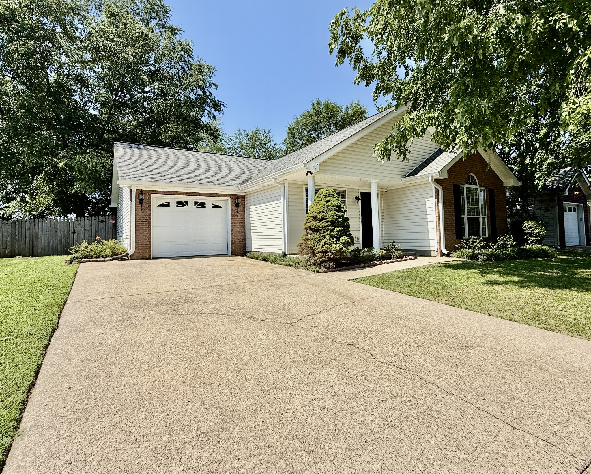 202 Westchester Dr