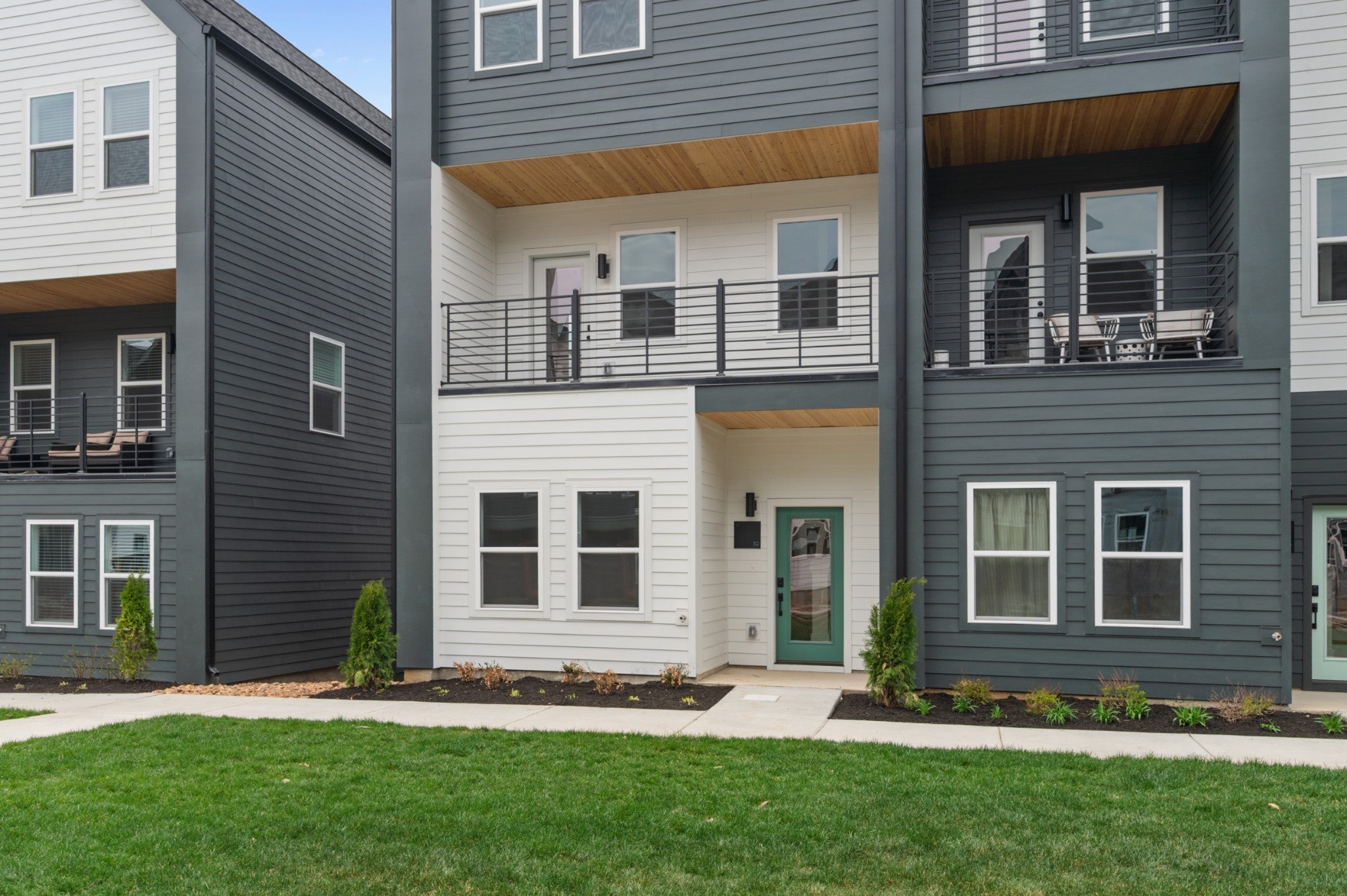 3-bed home for sale in Nashville, TN 37214, 550 Markham St 19 550 Markham St 19, Nashville TN 37214 3-bed home, photo 4 of 19