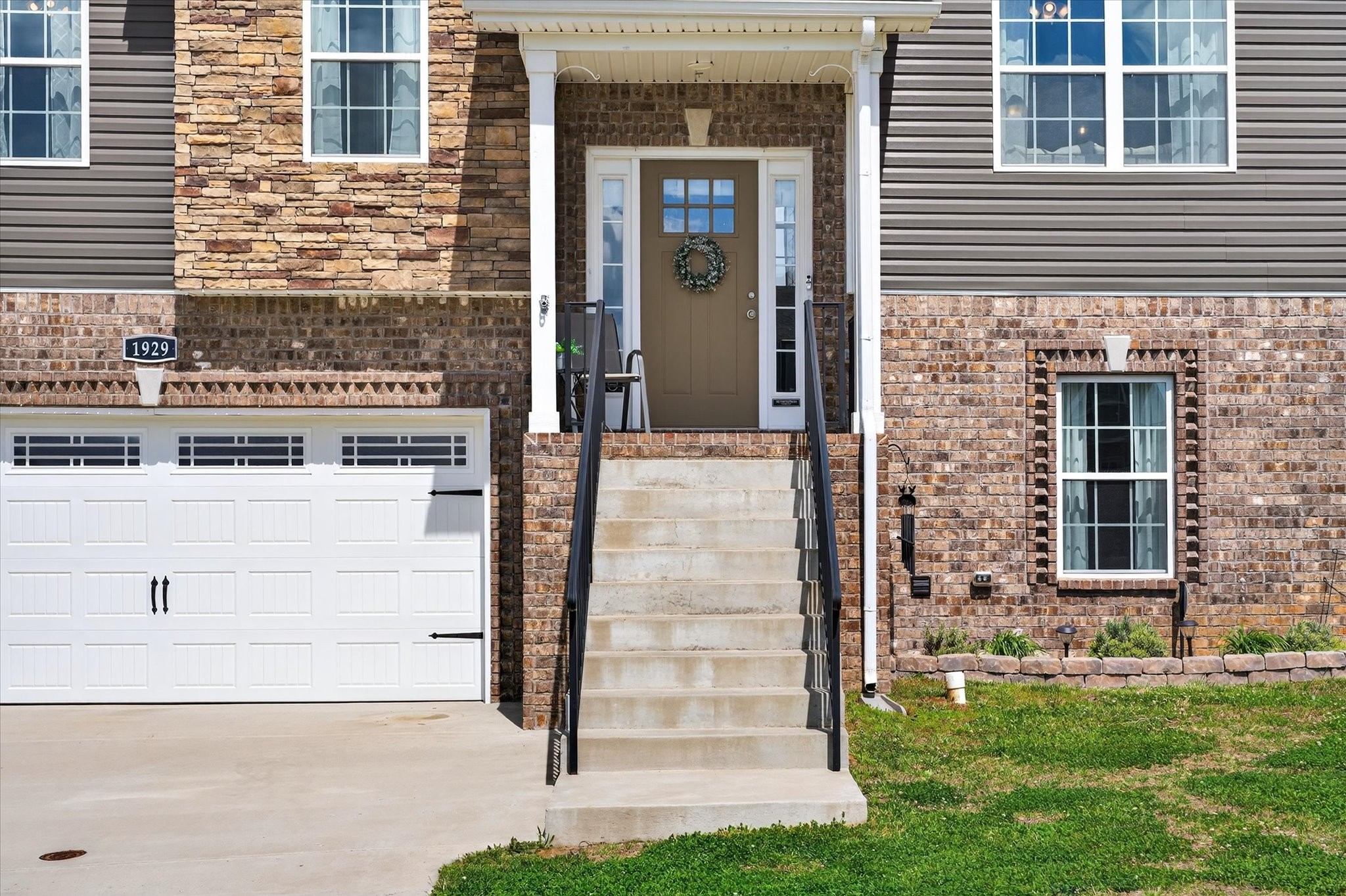 1929 Sydney Louise Dr