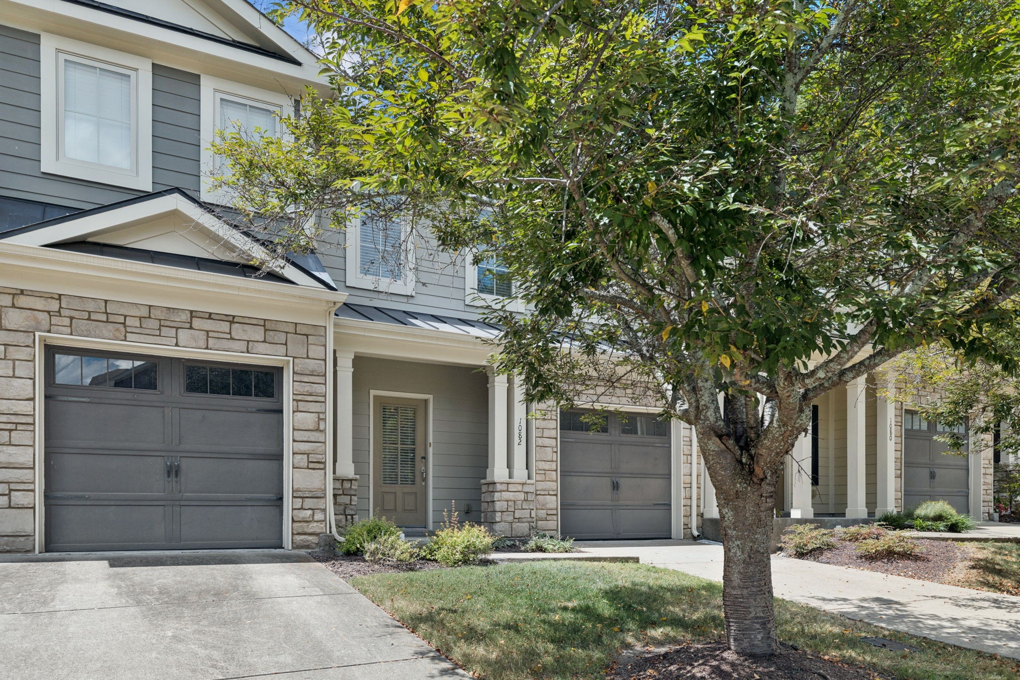 1082 Woodbury Falls Dr