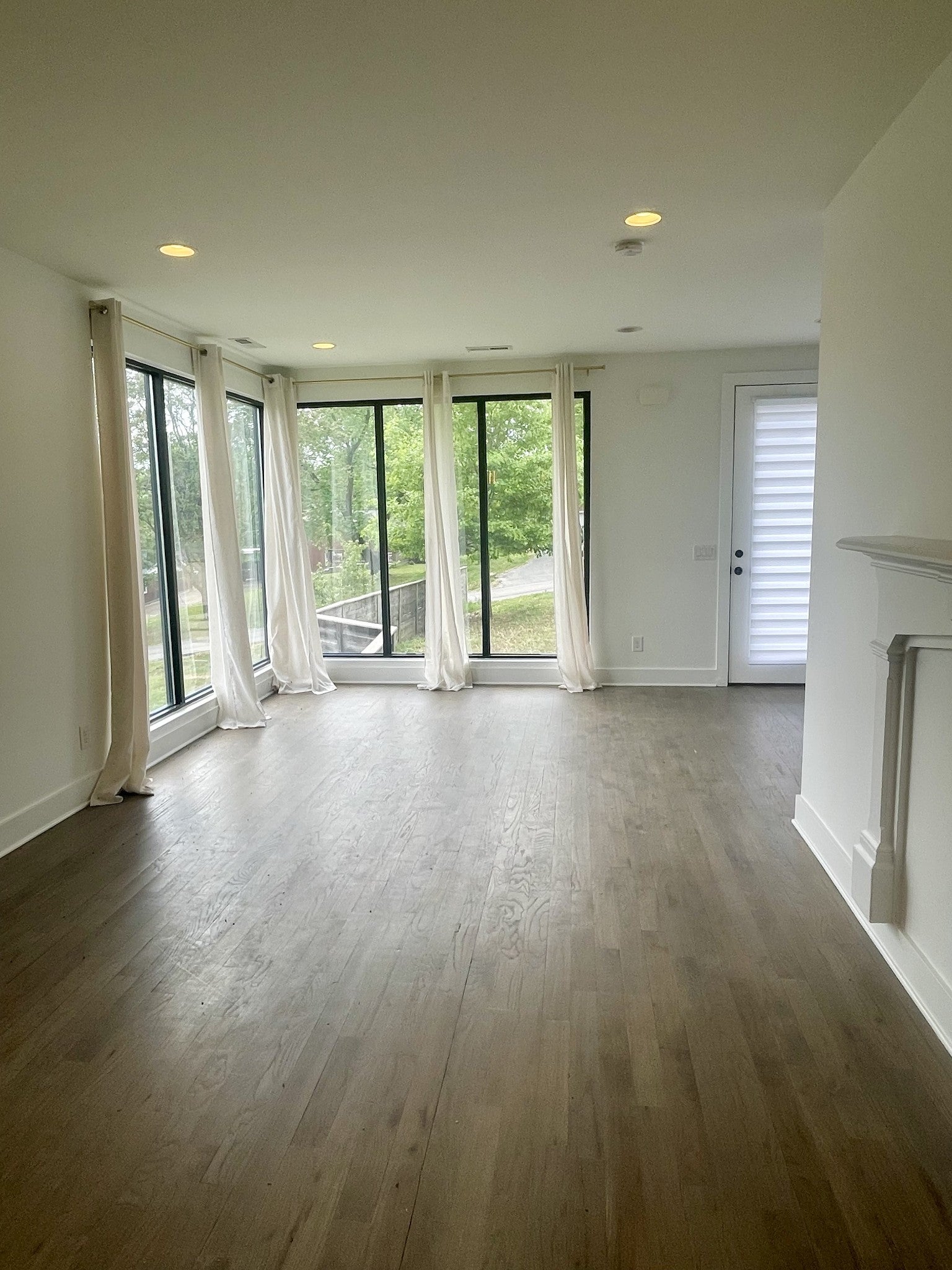 233 Riverside Dr