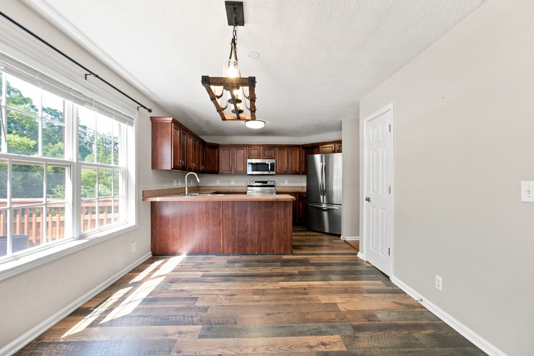 450 Winding Bluff