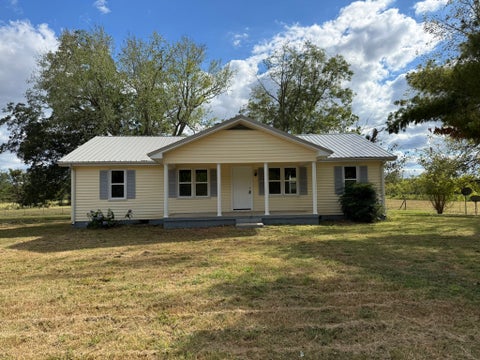 Photo of 447 Pepper Hill Rd, Bell Buckle, TN 37020 (MLS # 3601387)