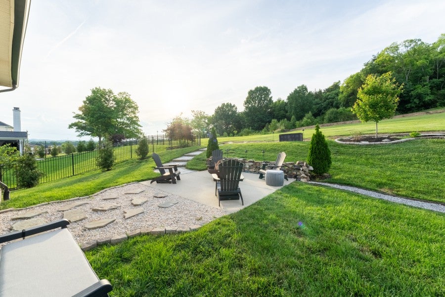 7008 Fiddlers Glen Dr