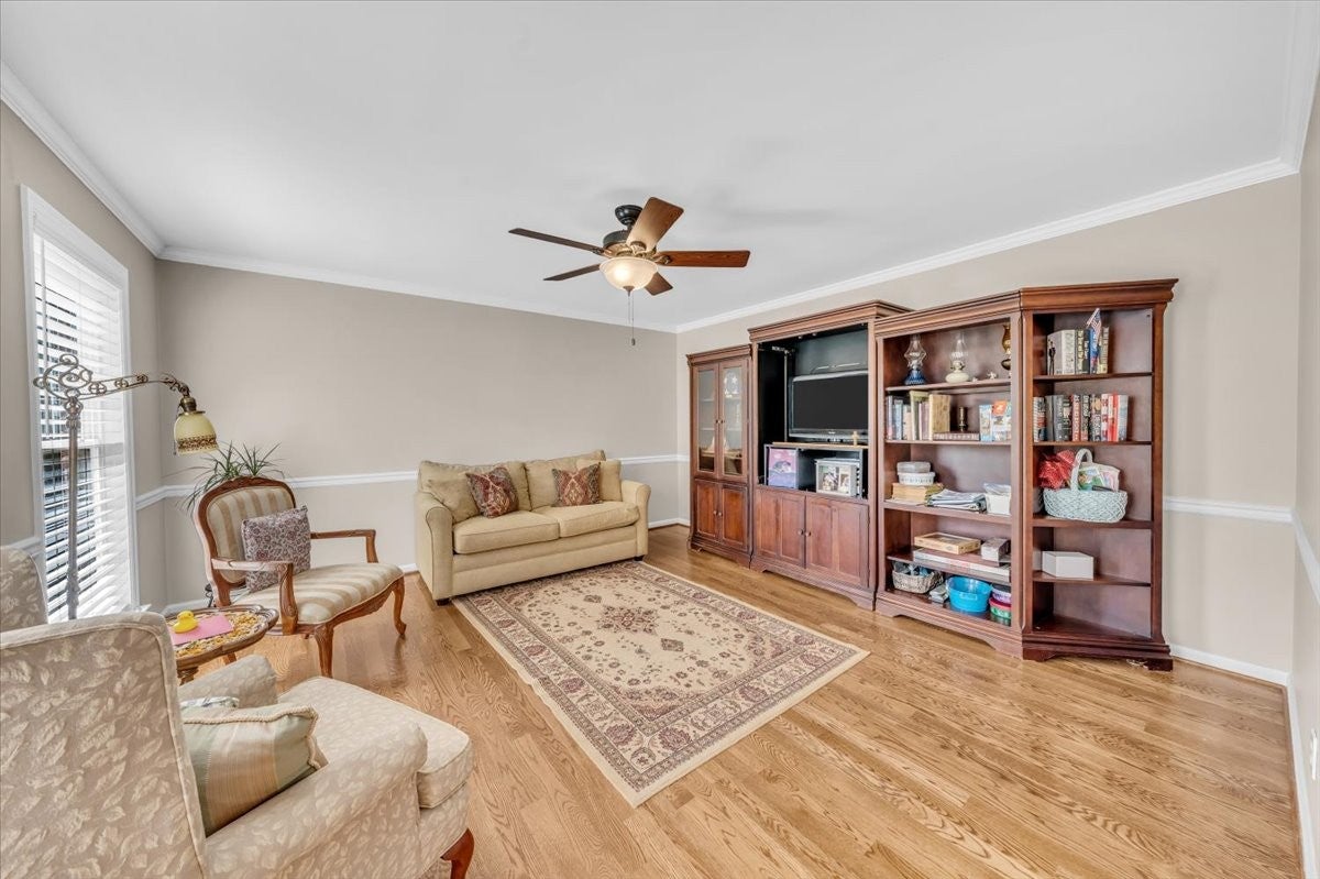 141 W Laurel Ave