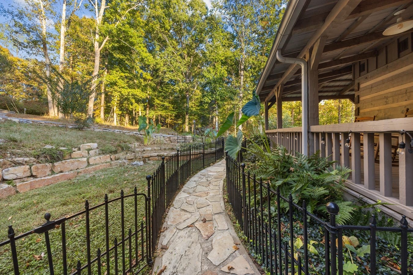 4545 Scenic Hills Ln