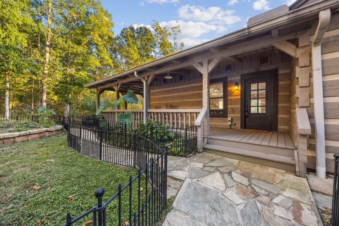4545 Scenic Hills Ln