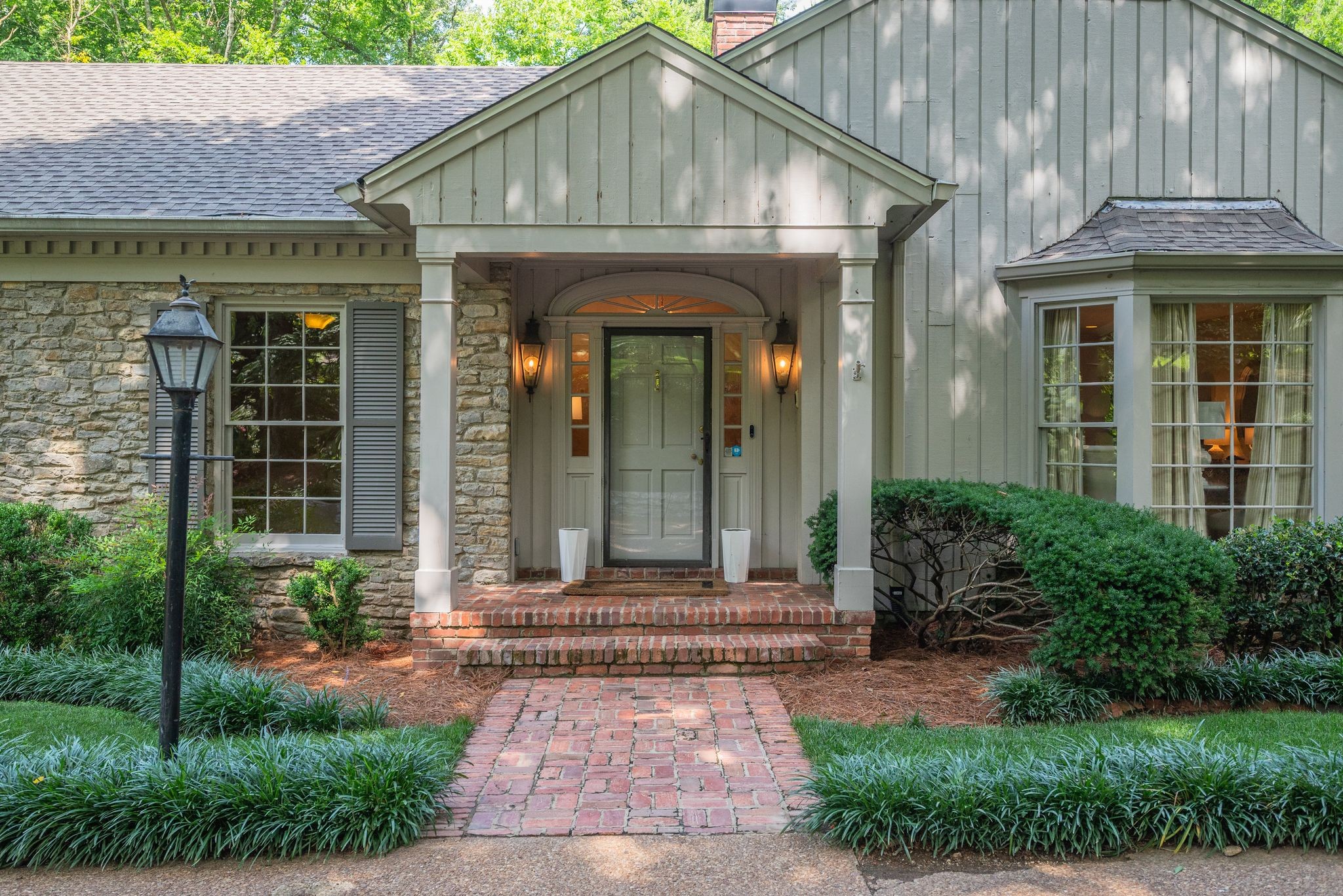 1252 Saxon Dr