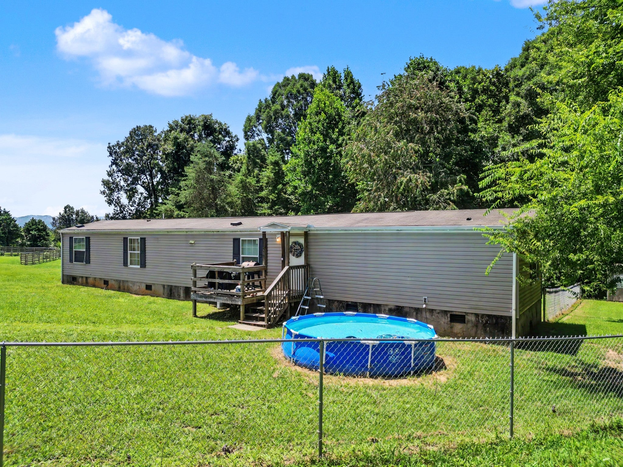 330 Oak Leaf Cir