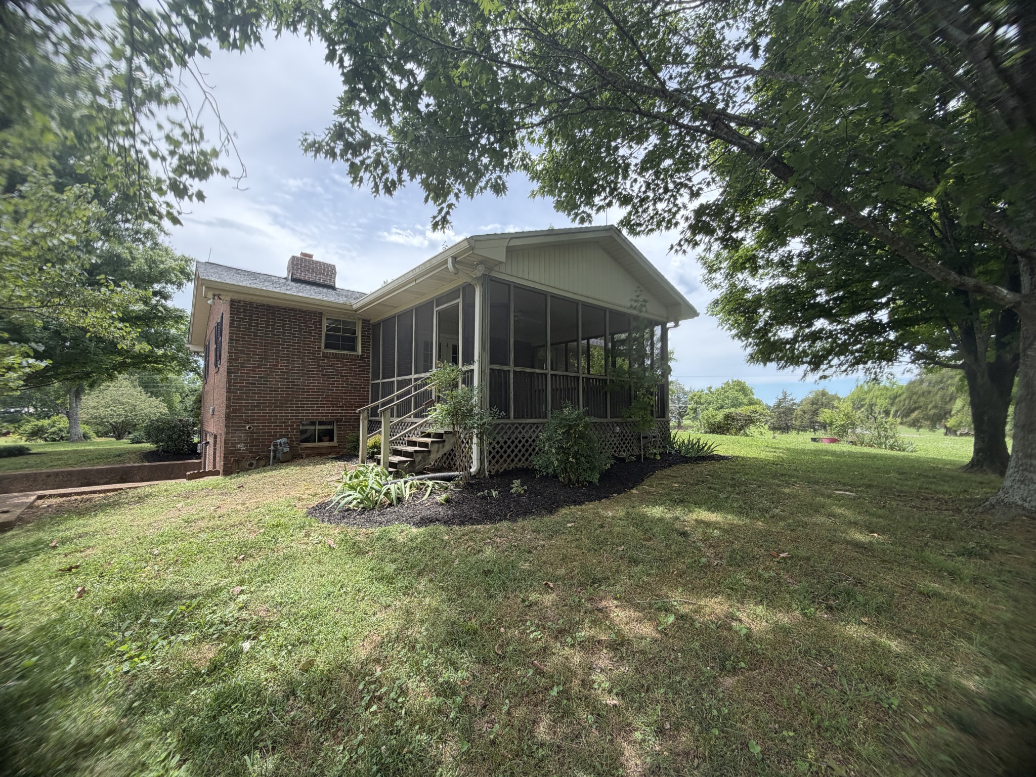 575 Centerville Rd