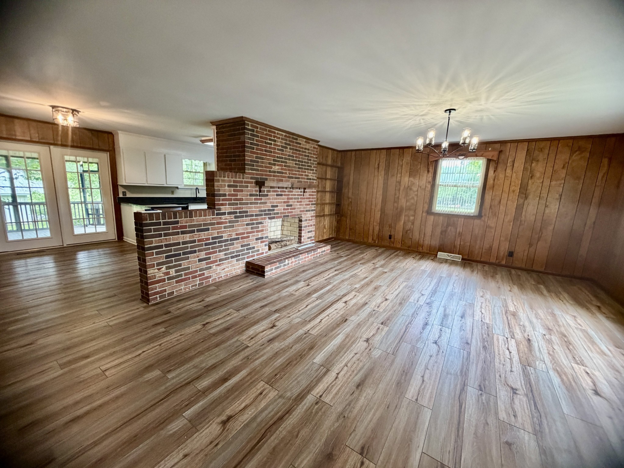 575 Centerville Rd