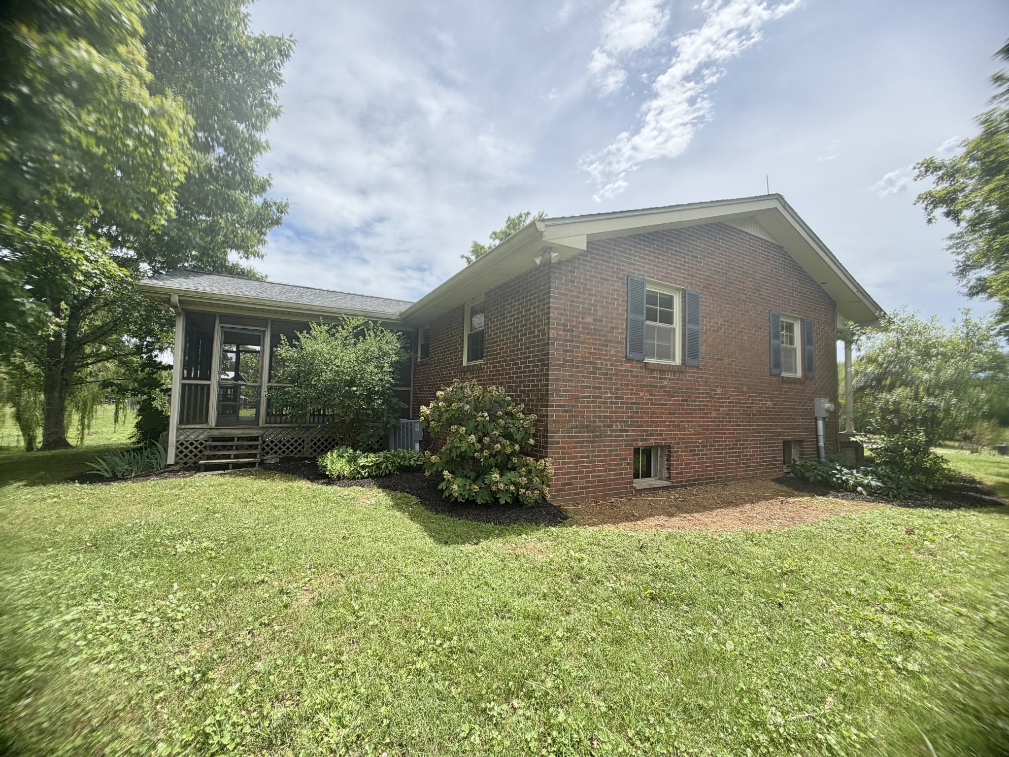 575 Centerville Rd