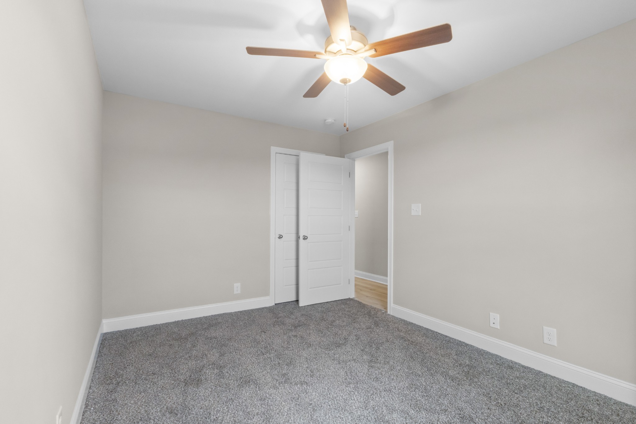 Clarksville, Tennessee 37040, United States, 3 Bedrooms Bedrooms, ,3 BathroomsBathrooms,Residential,Active,49074