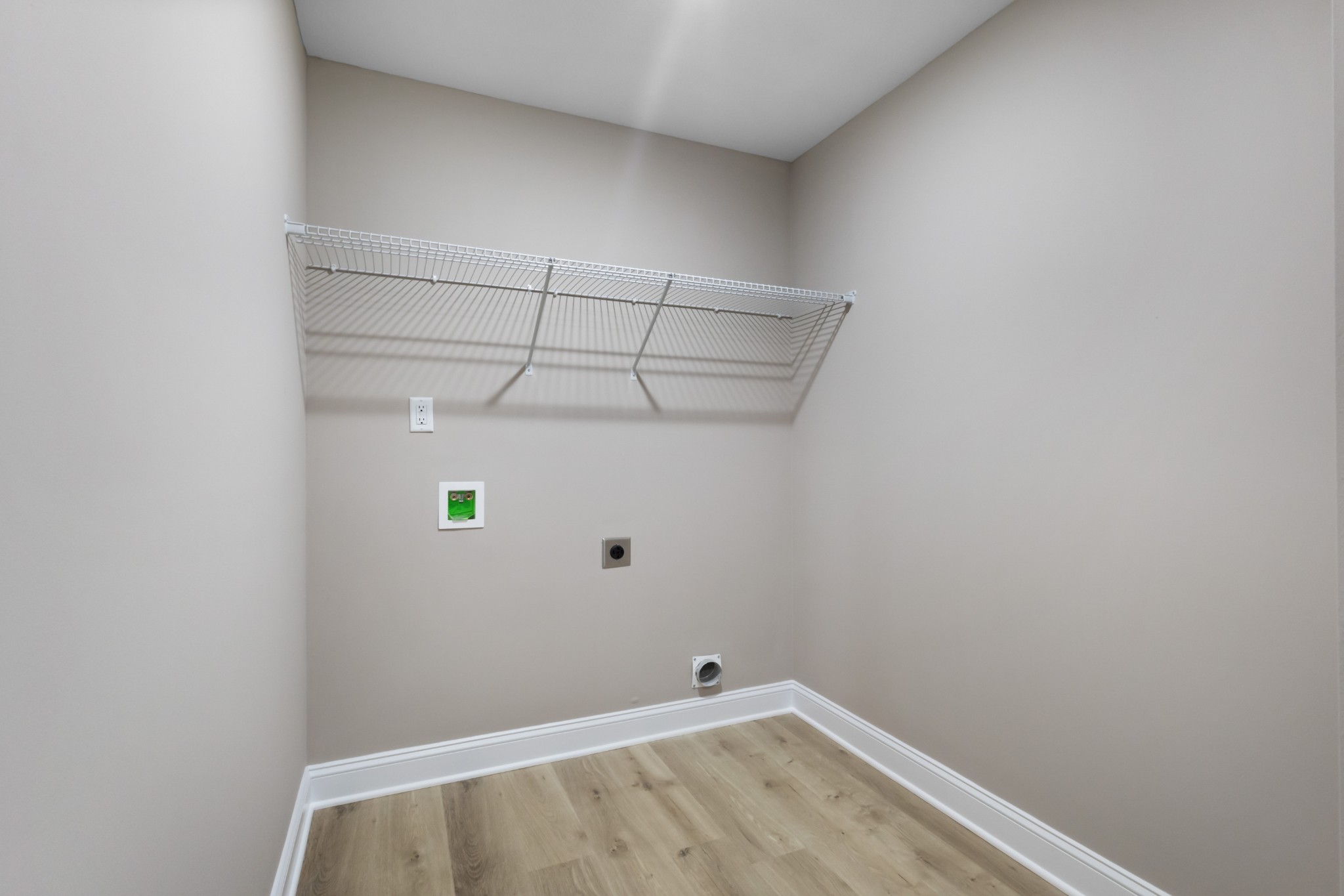 Clarksville, Tennessee 37040, United States, 3 Bedrooms Bedrooms, ,3 BathroomsBathrooms,Residential,Active,49074