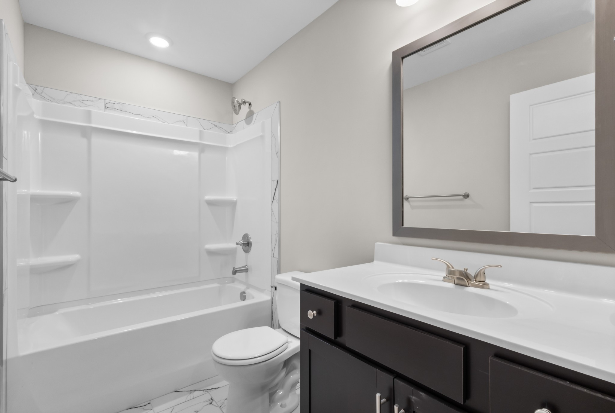 Clarksville, Tennessee 37040, United States, 3 Bedrooms Bedrooms, ,3 BathroomsBathrooms,Residential,Active,49074