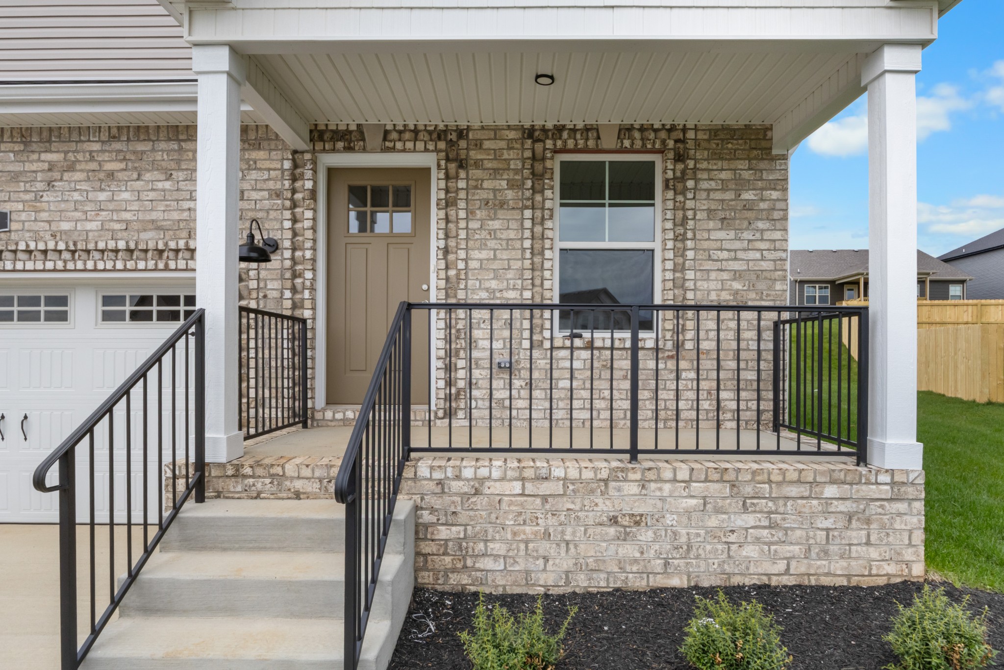 Clarksville, Tennessee 37040, United States, 3 Bedrooms Bedrooms, ,3 BathroomsBathrooms,Residential,Active,49074